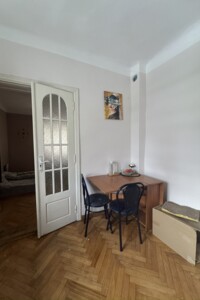 Довгострокова оренда квартири, Чернівці, р‑н. Шевченківський, Олекси Алмазова (Кутузова) вулиця, буд. 7