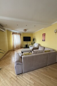 Довгострокова оренда квартири, Київ, р‑н. Поділ, ст.м. Тараса Шевченка, Введенська вулиця, буд. 29/58