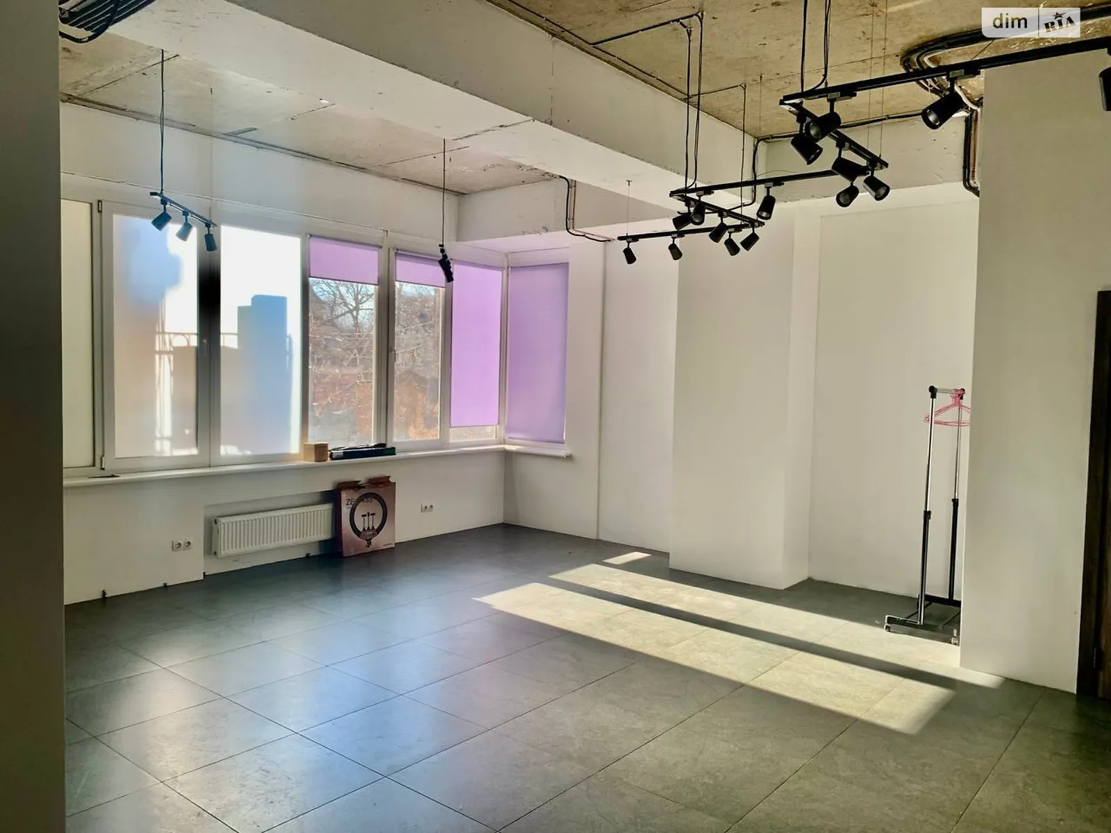 Сдается в аренду офис 80 кв. м в бизнес-центре, цена: 18000 грн - фото 1