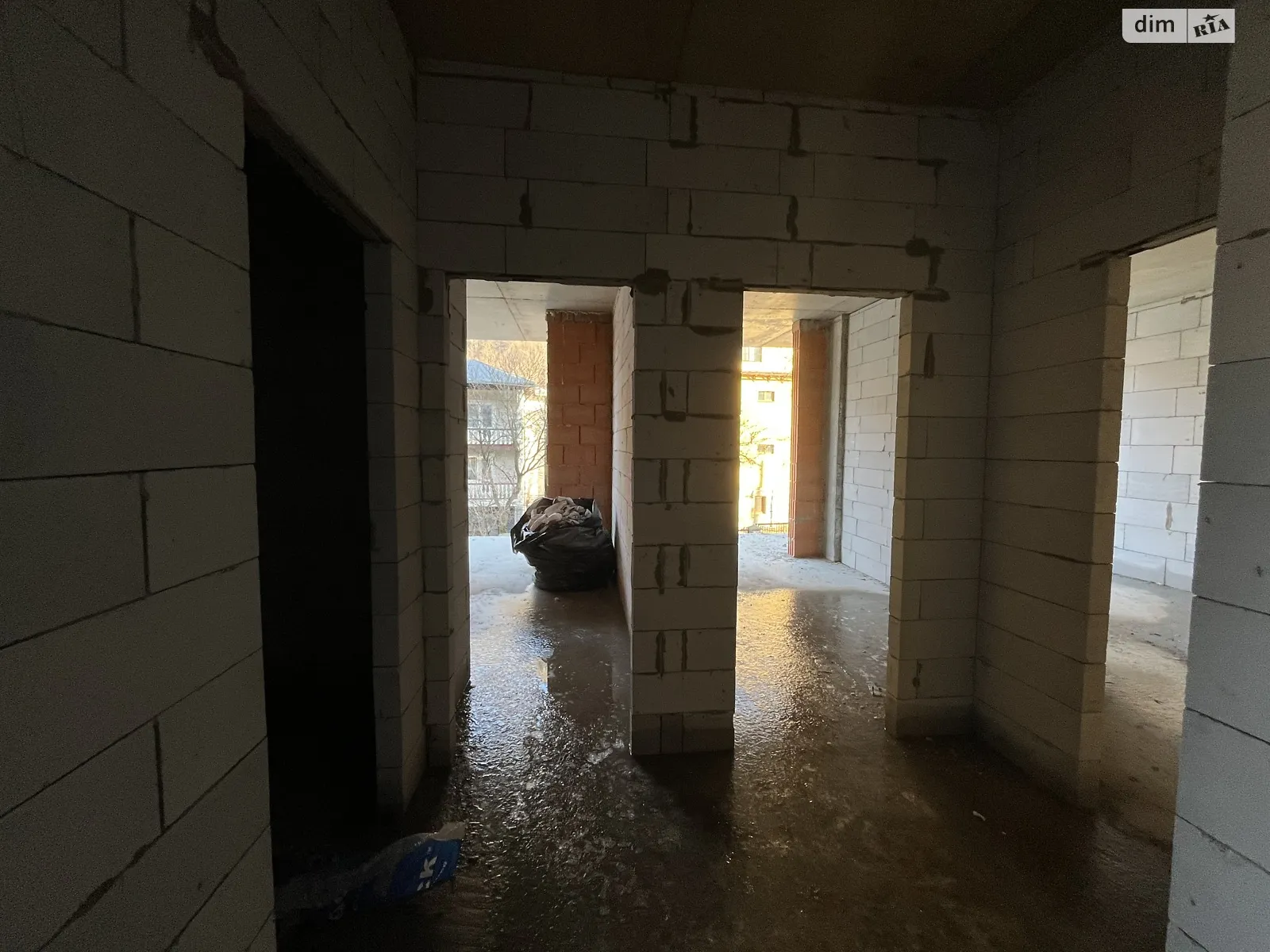 Продается 2-комнатная квартира 54.3 кв. м в Яремче, ул. Свободы, 309А - фото 1