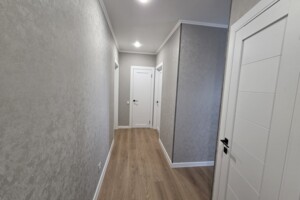 Продаж квартири, Рівне, р‑н. Центр, Чорновола В'ячеслава вулиця, буд. 14/16