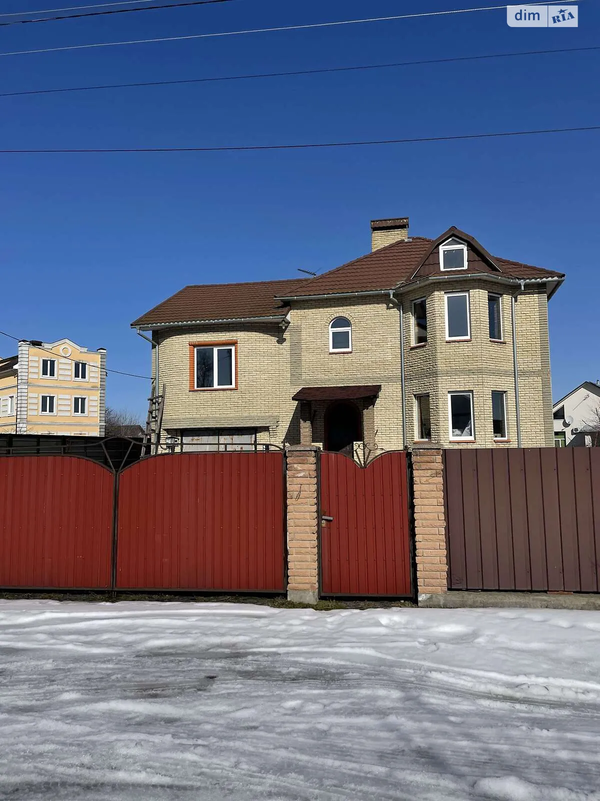 Продается дом на 2 этажа 205 кв. м с участком, цена: 125000 $ - фото 1