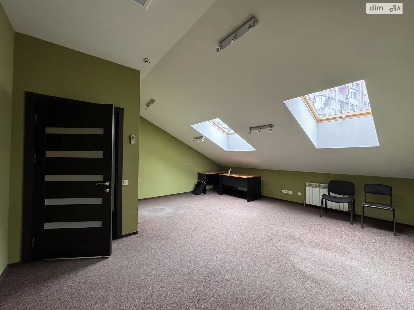 Сдается в аренду офис 97 кв. м в бизнес-центре, цена: 40000 грн - фото 1