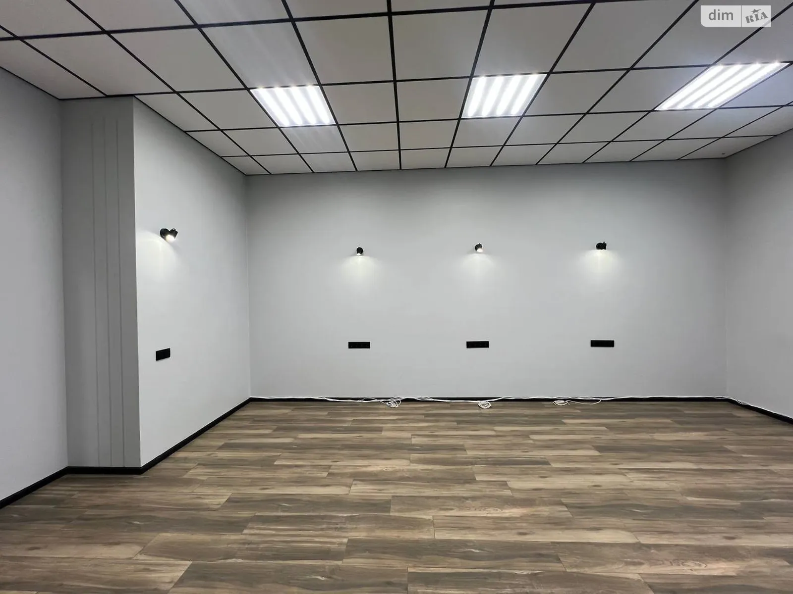 Сдается в аренду офис 100 кв. м в бизнес-центре, цена: 50000 грн - фото 1