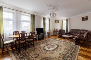 Продажа квартиры, Львов, р‑н. Софиевка (Галицкий), Свенцицкого Иллариона улица, дом 18