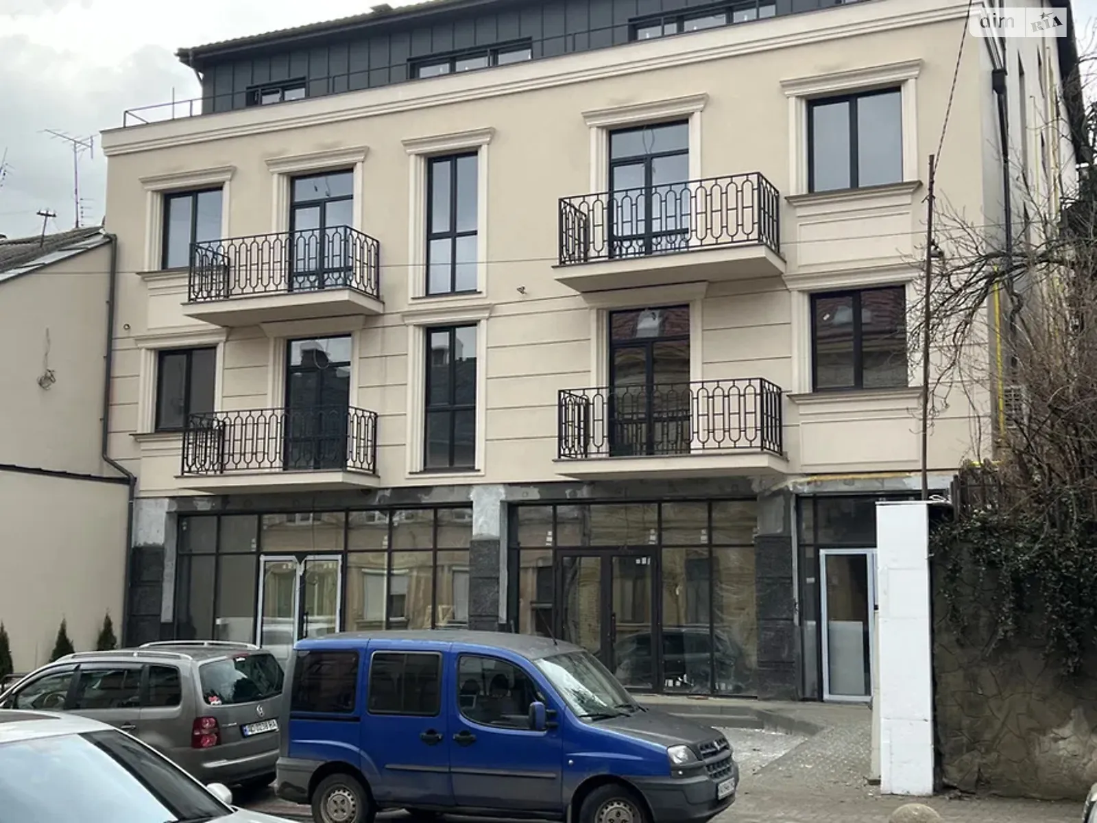 Продається 2-кімнатна квартира 75 кв. м у Ужгороді, вул. Собранецька, 26 - фото 1