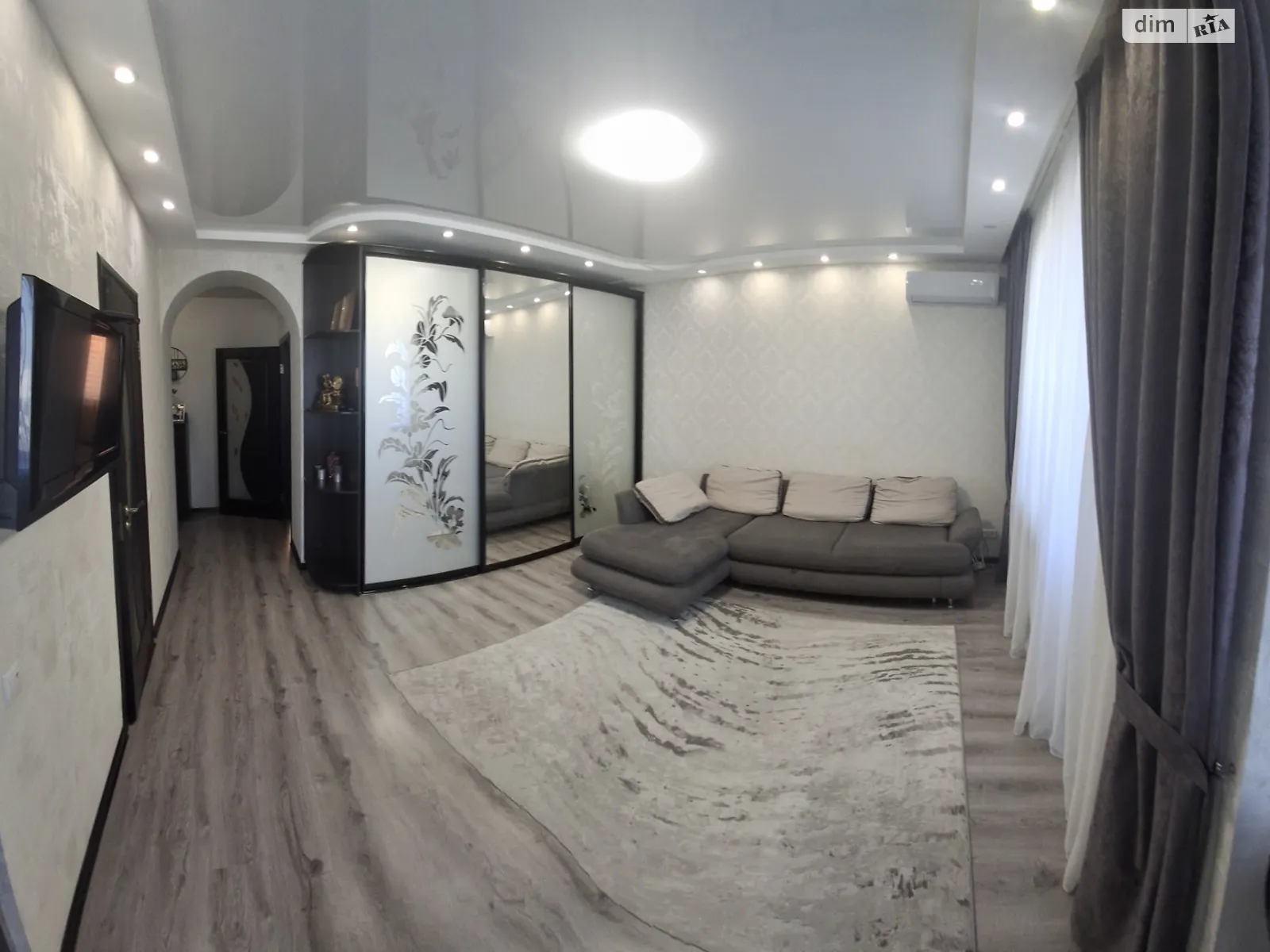 Продается 2-комнатная квартира 56 кв. м в Херсоне, просп. 200-летия Херсона, 40Б - фото 1