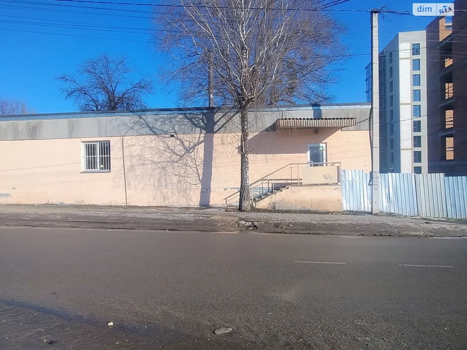 Продается офис 90 кв. м в бизнес-центре, цена: 90000 $ - фото 1