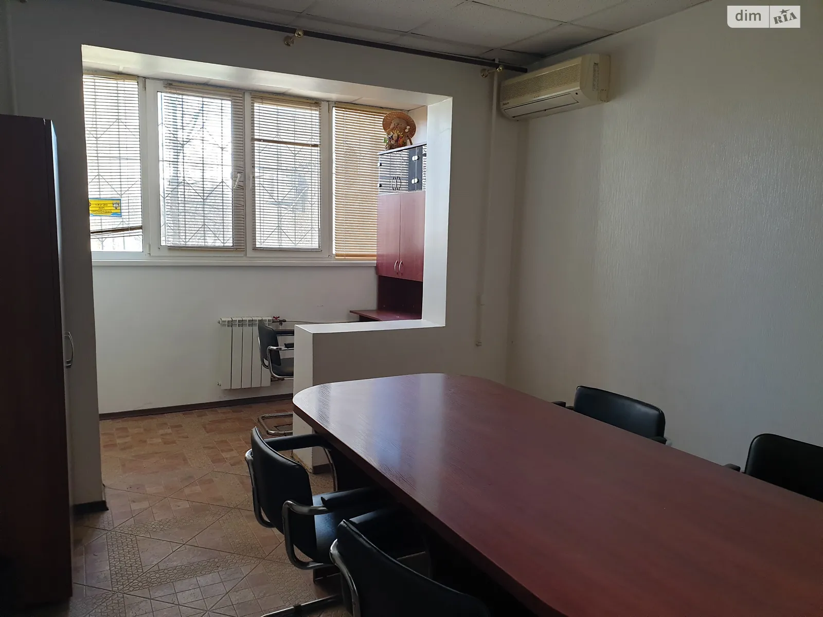 Сдается в аренду офис 52 кв. м в бизнес-центре, цена: 18000 грн - фото 1