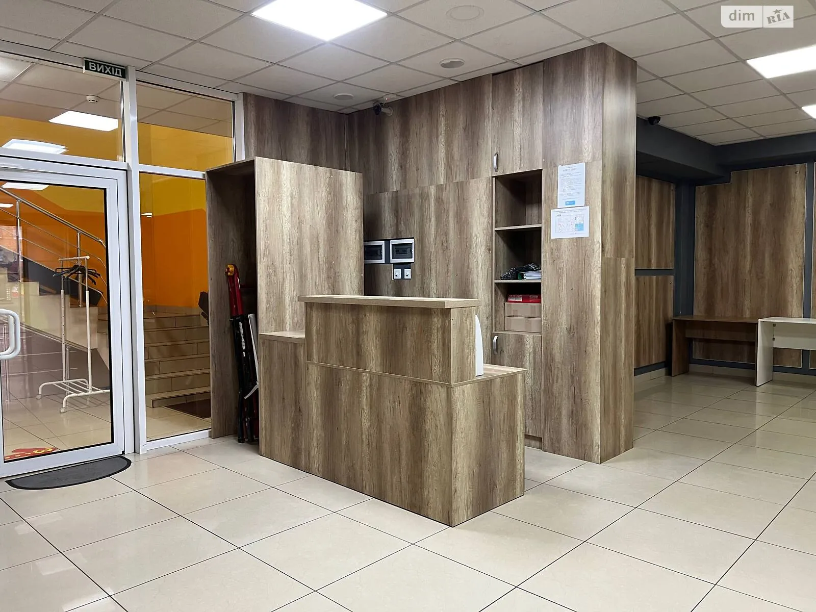 Сдается в аренду офис 163 кв. м в бизнес-центре, цена: 2250 $ - фото 1