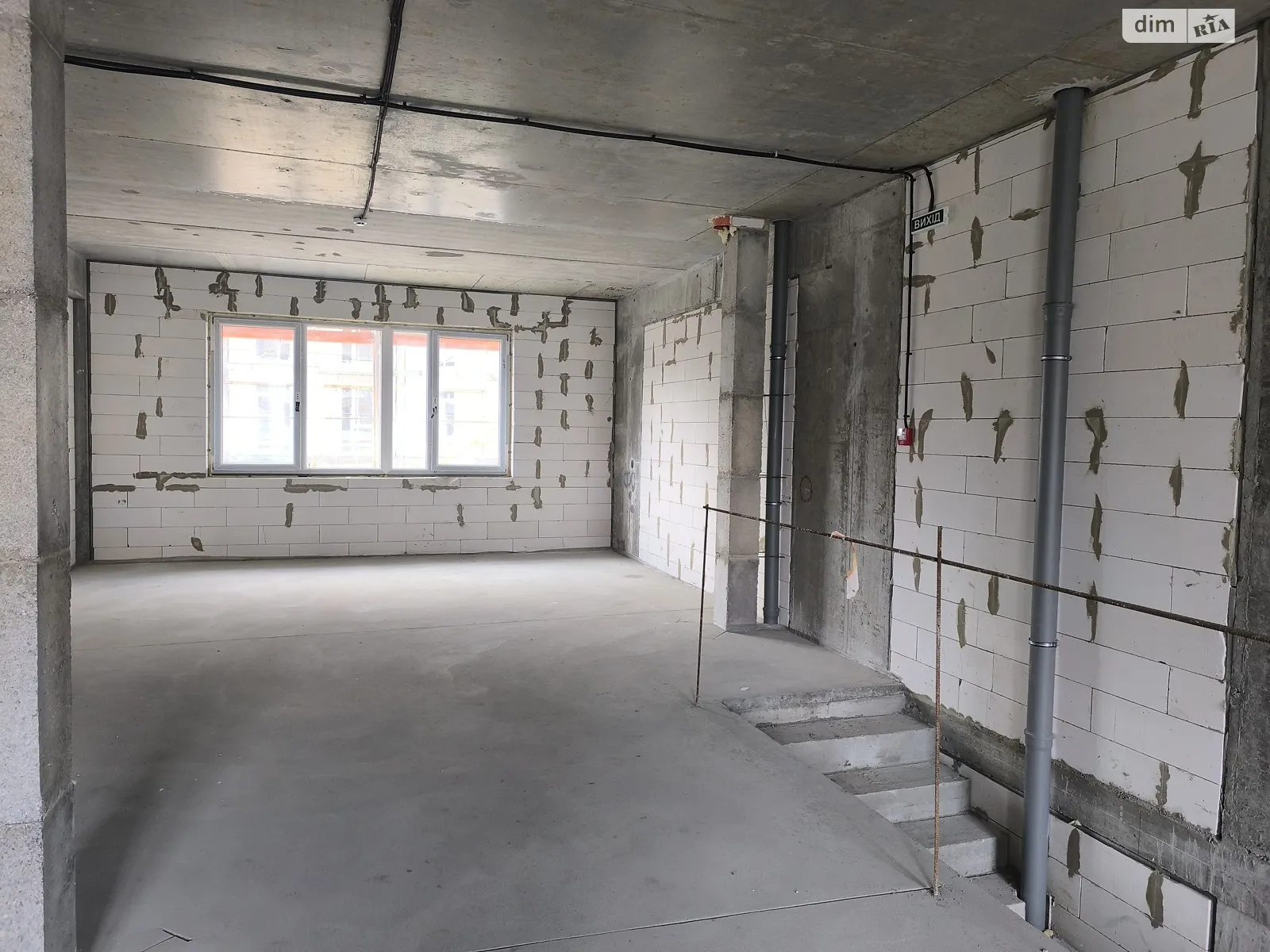 Продается офис 85 кв. м в бизнес-центре, цена: 160000 $ - фото 1