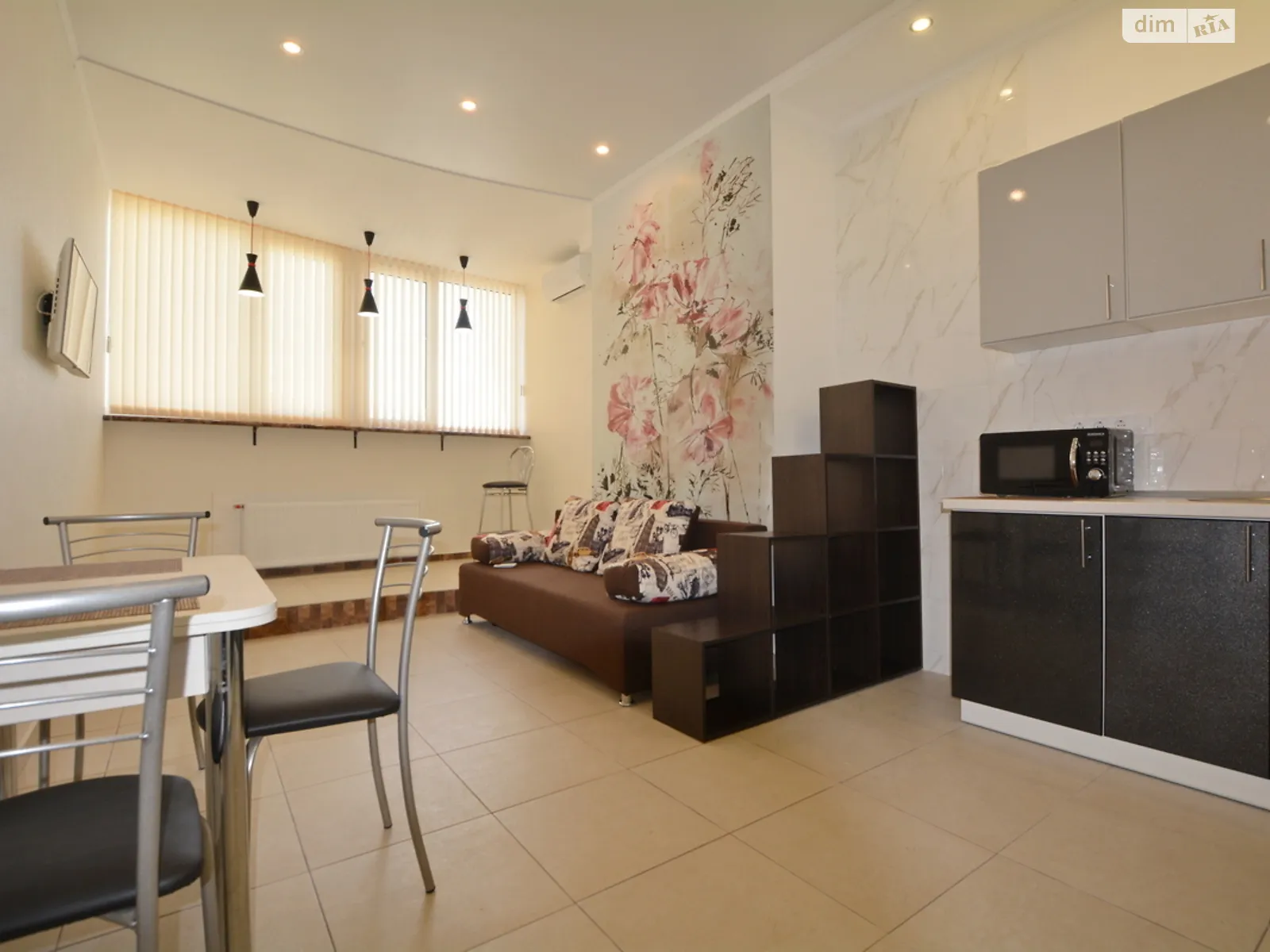 Здається в оренду 1-кімнатна квартира 49.3 кв. м у Одесі, вул. Люстдорфська дорога - фото 1