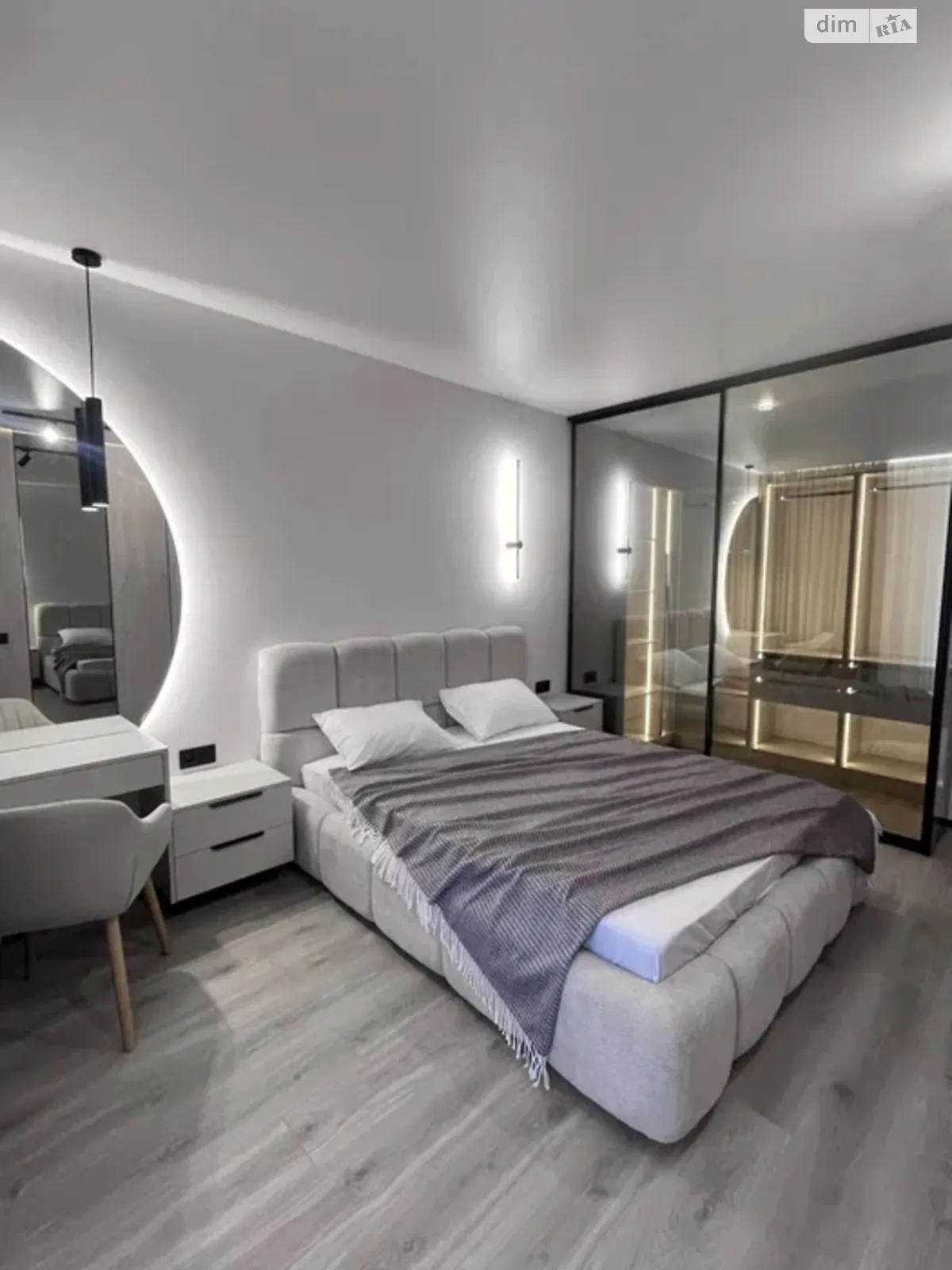 Продается 1-комнатная квартира 53.3 кв. м в Львове, ул. Стрыйская, 108 - фото 1