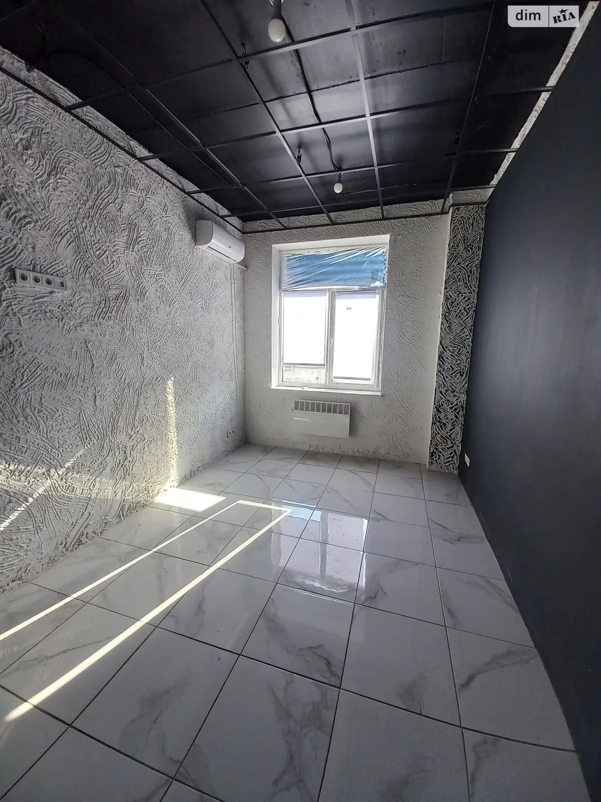 Сдается в аренду офис 15 кв. м в бизнес-центре, цена: 4500 грн - фото 1