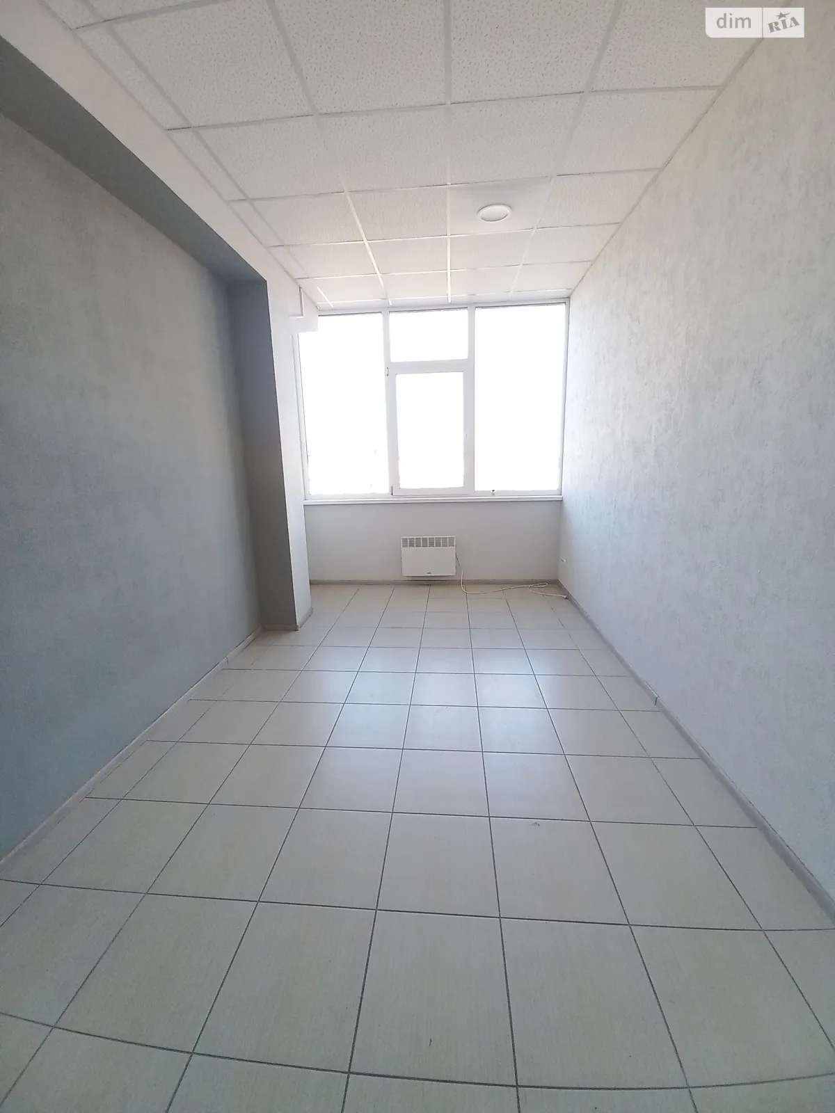 Сдается в аренду офис 15 кв. м в бизнес-центре, цена: 4500 грн - фото 1