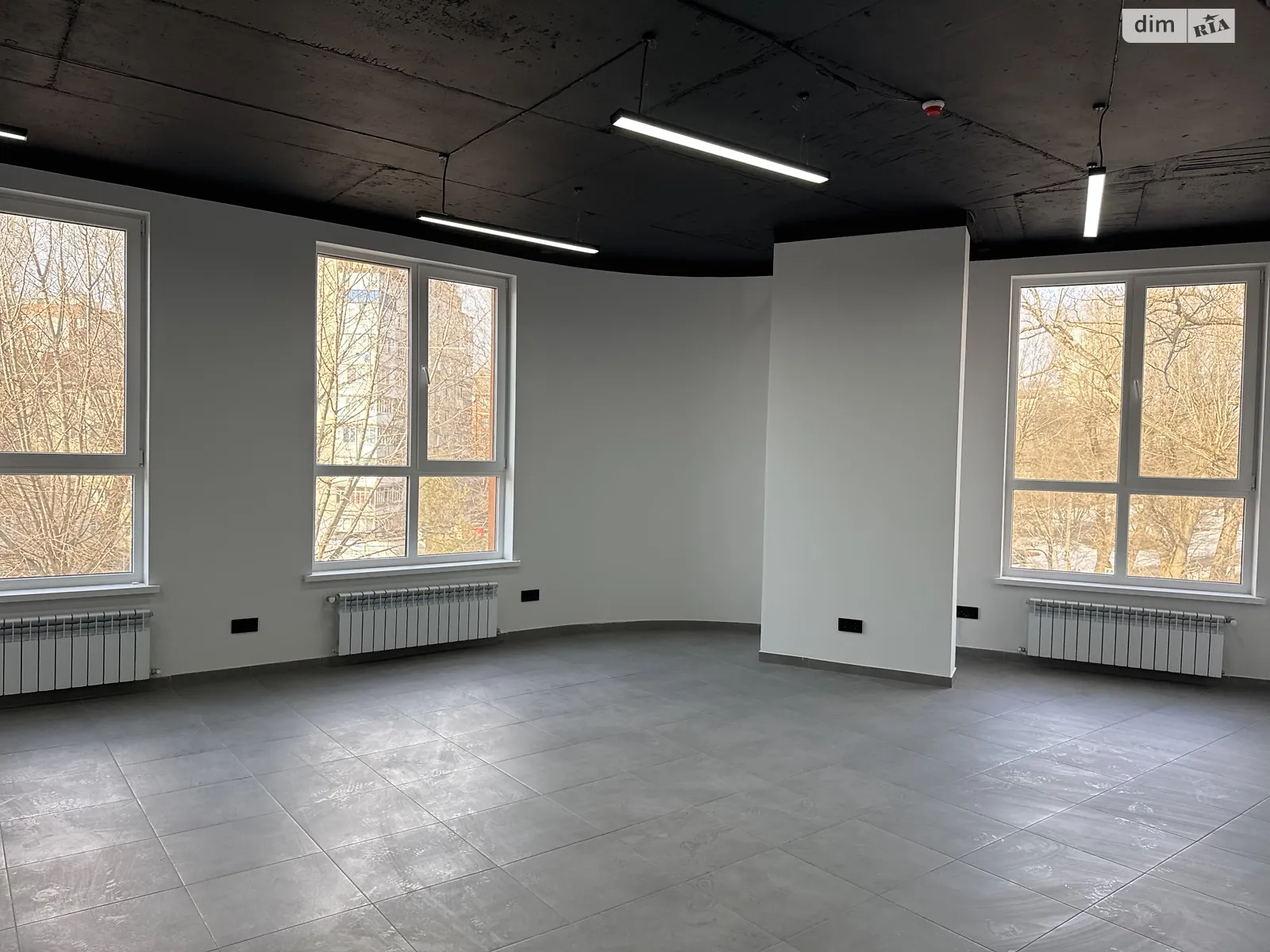 Сдается в аренду офис 55 кв. м в бизнес-центре, цена: 14000 грн - фото 1