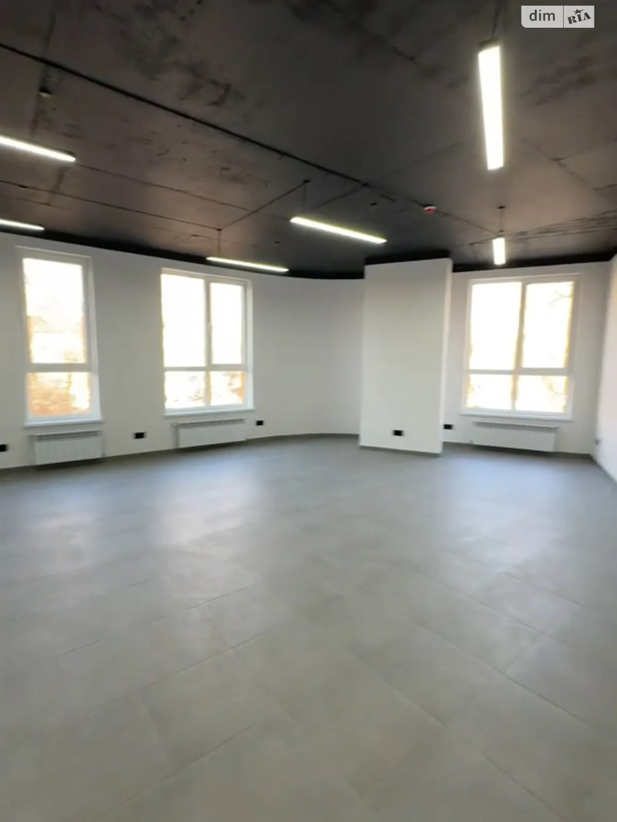 Сдается в аренду офис 55 кв. м в бизнес-центре, цена: 14000 грн - фото 1