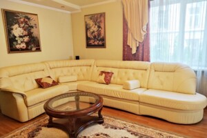 Продажа квартиры, Ивано-Франковск, р‑н. Центр, Вовчинецька улица, дом 26