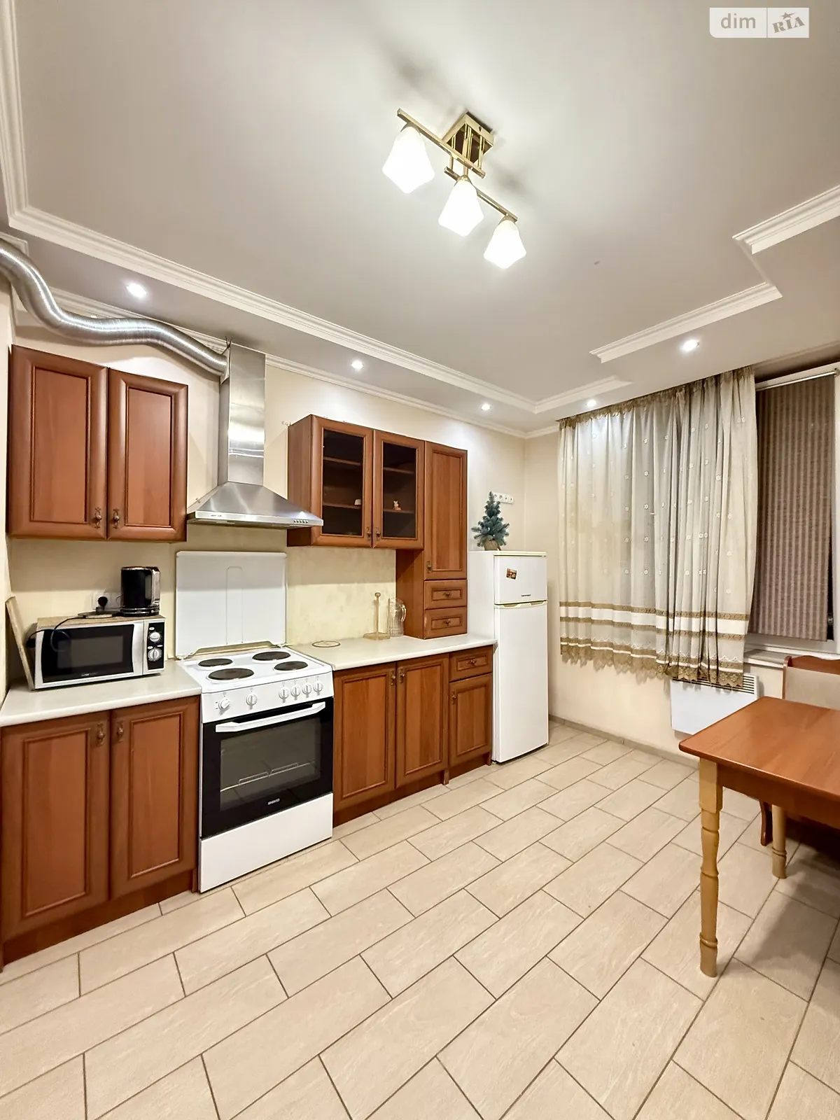 Сдается в аренду 2-комнатная квартира 68 кв. м в Черновцах, ул. Черноморская - фото 1