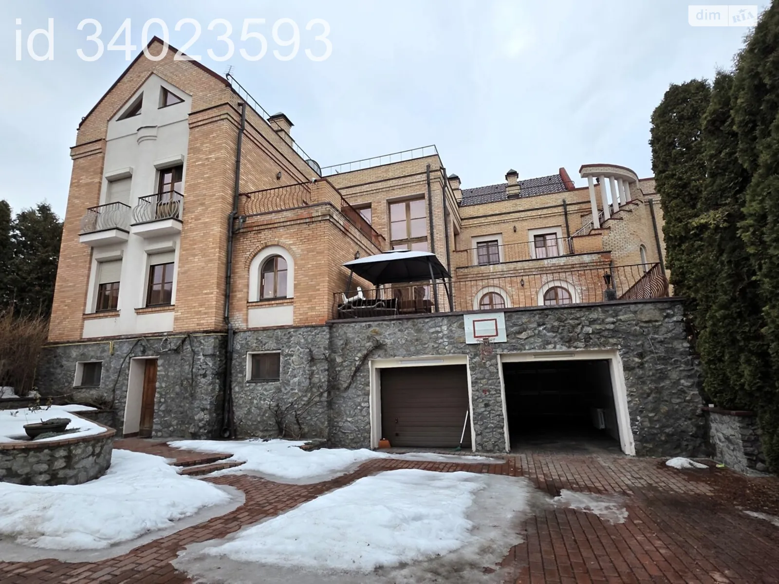 Продается дом на 4 этажа 828.1 кв. м с мансардой, цена: 850000 $ - фото 1
