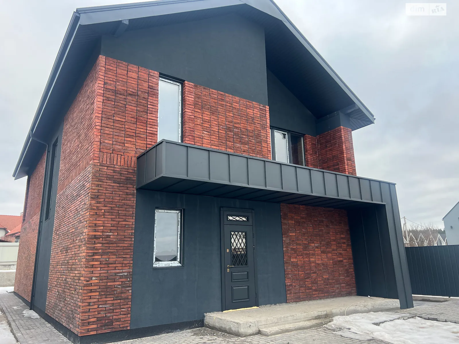 Продается дом на 2 этажа 190 кв. м с подвалом, цена: 158000 $ - фото 1