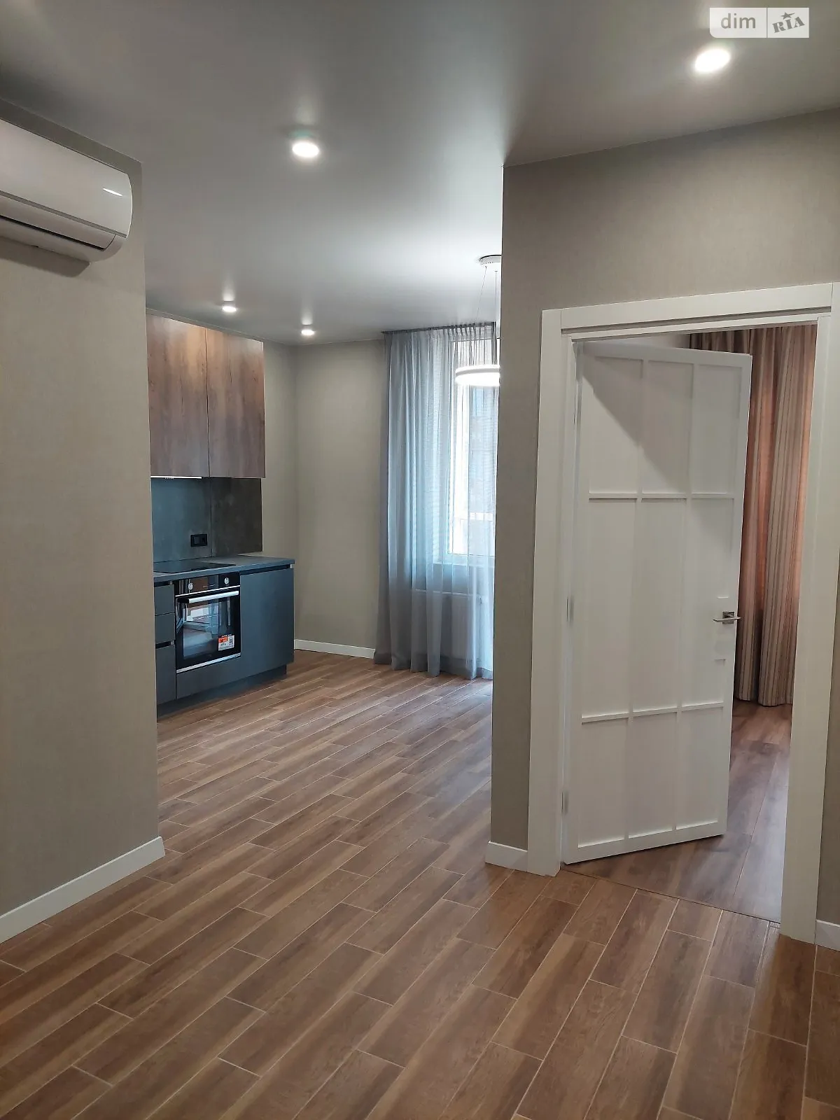 Продается 1-комнатная квартира 40.2 кв. м в Одессе, ул. Прохоровская, 40 корпус 5 - фото 1