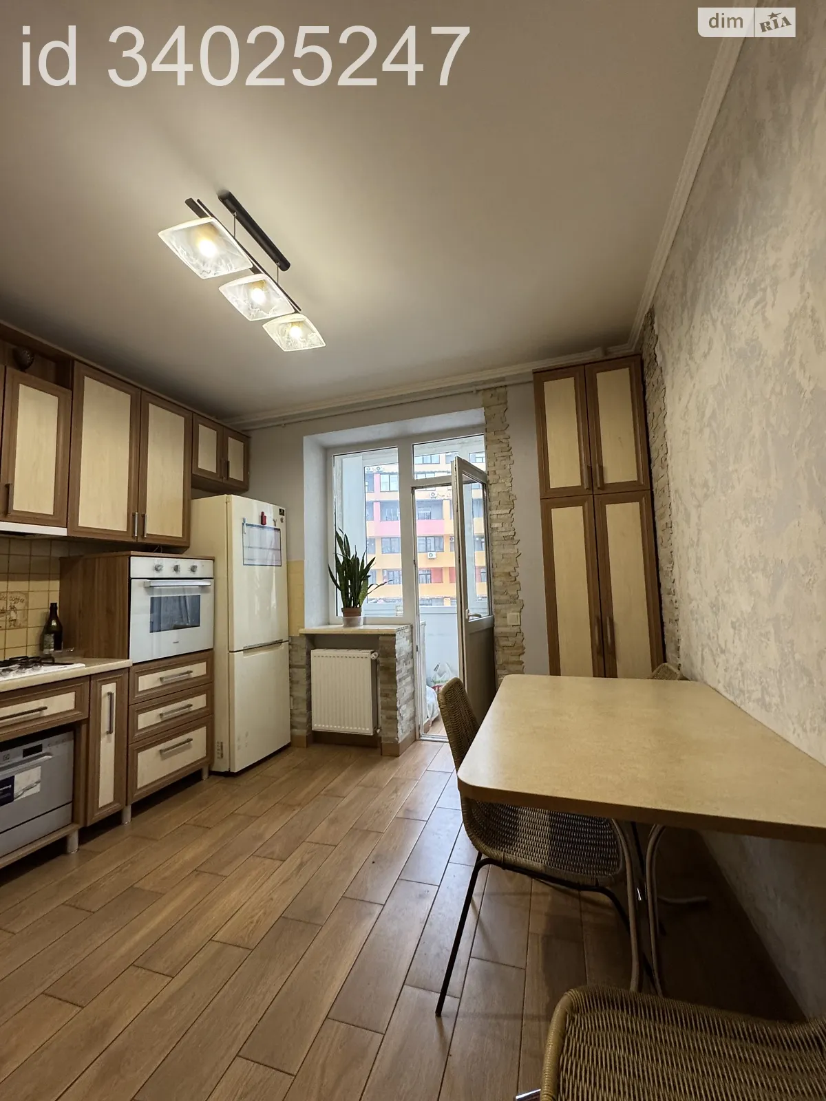 Сдается в аренду 1-комнатная квартира 52 кв. м в Львове, ул. Круглая, 7А - фото 1