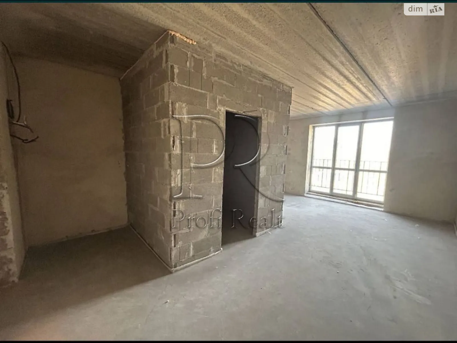 Продается 1-комнатная квартира 29.5 кв. м в Гостомеле, ул. Молодежная, 11Б - фото 1