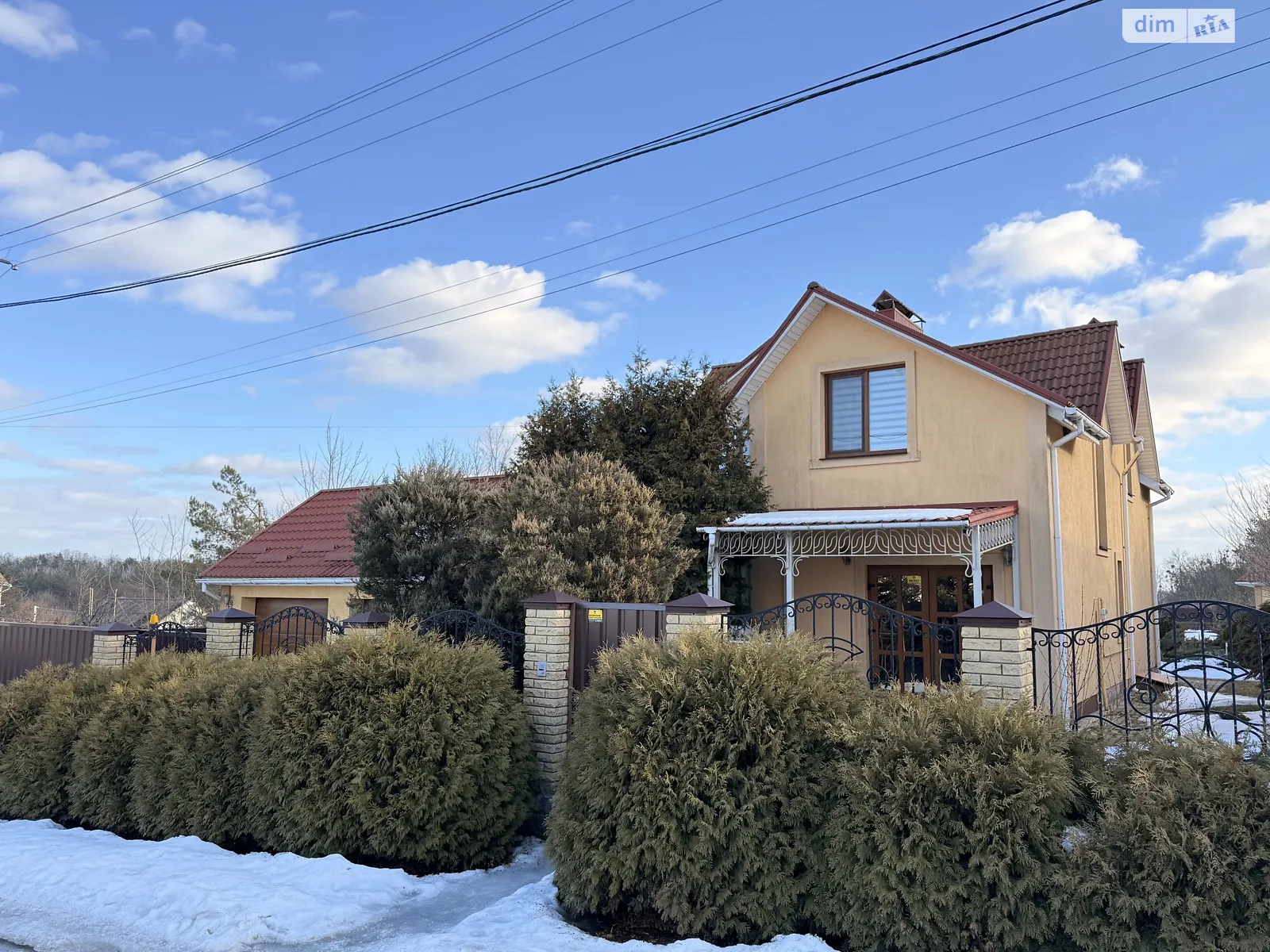 Продается дом на 2 этажа 217.1 кв. м с гаражом, цена: 165000 $ - фото 1