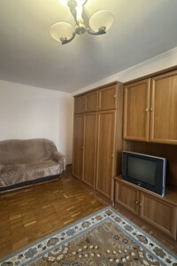 Довгострокова оренда квартири, Рівне, р‑н. Центр, Директорії вулиця