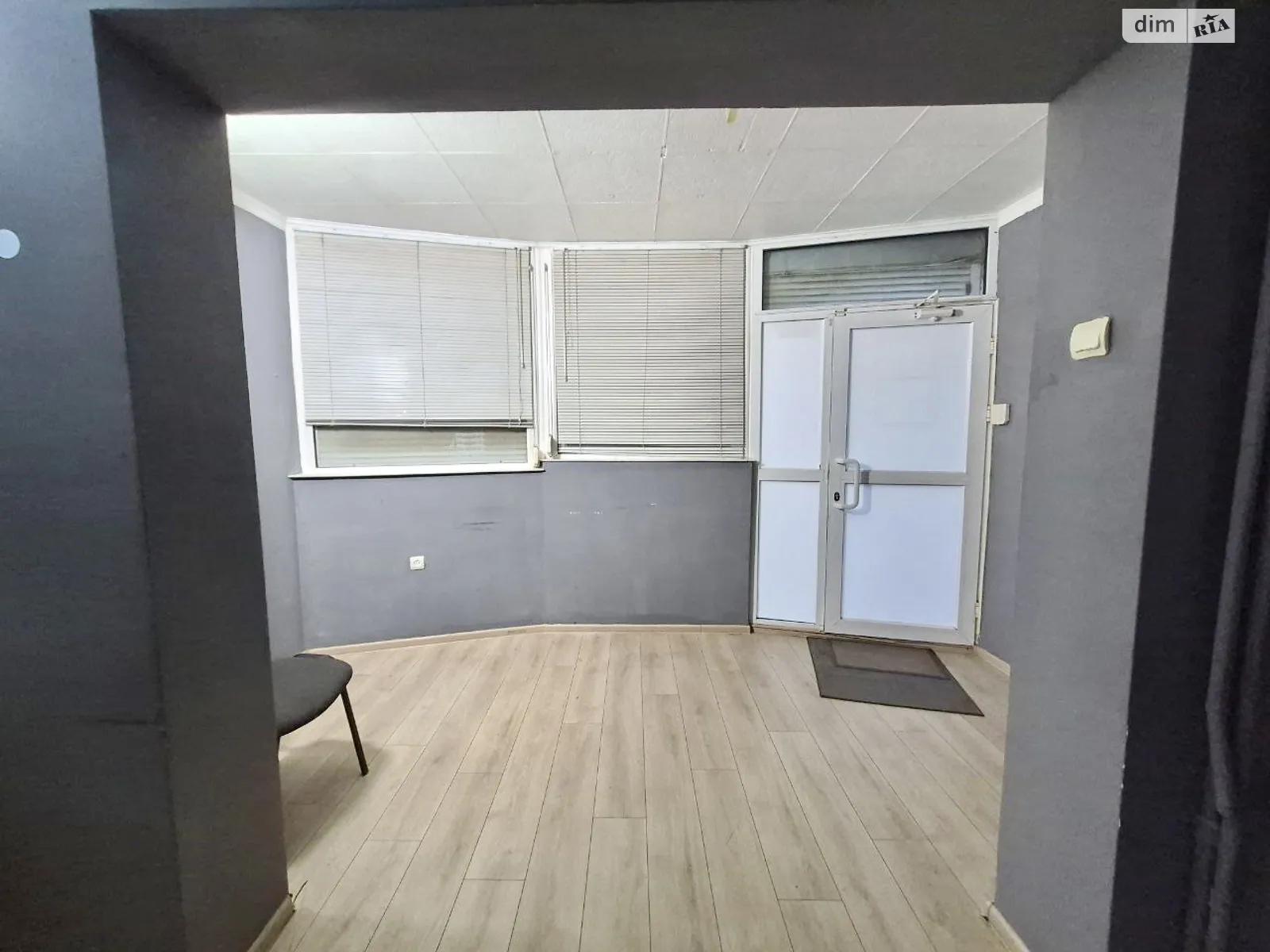 Продается офис 25.7 кв. м в бизнес-центре, цена: 45000 $ - фото 1