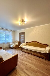 Продаж квартири, Рівне, р‑н. Південний, Степана Бандери вулиця, буд. 46