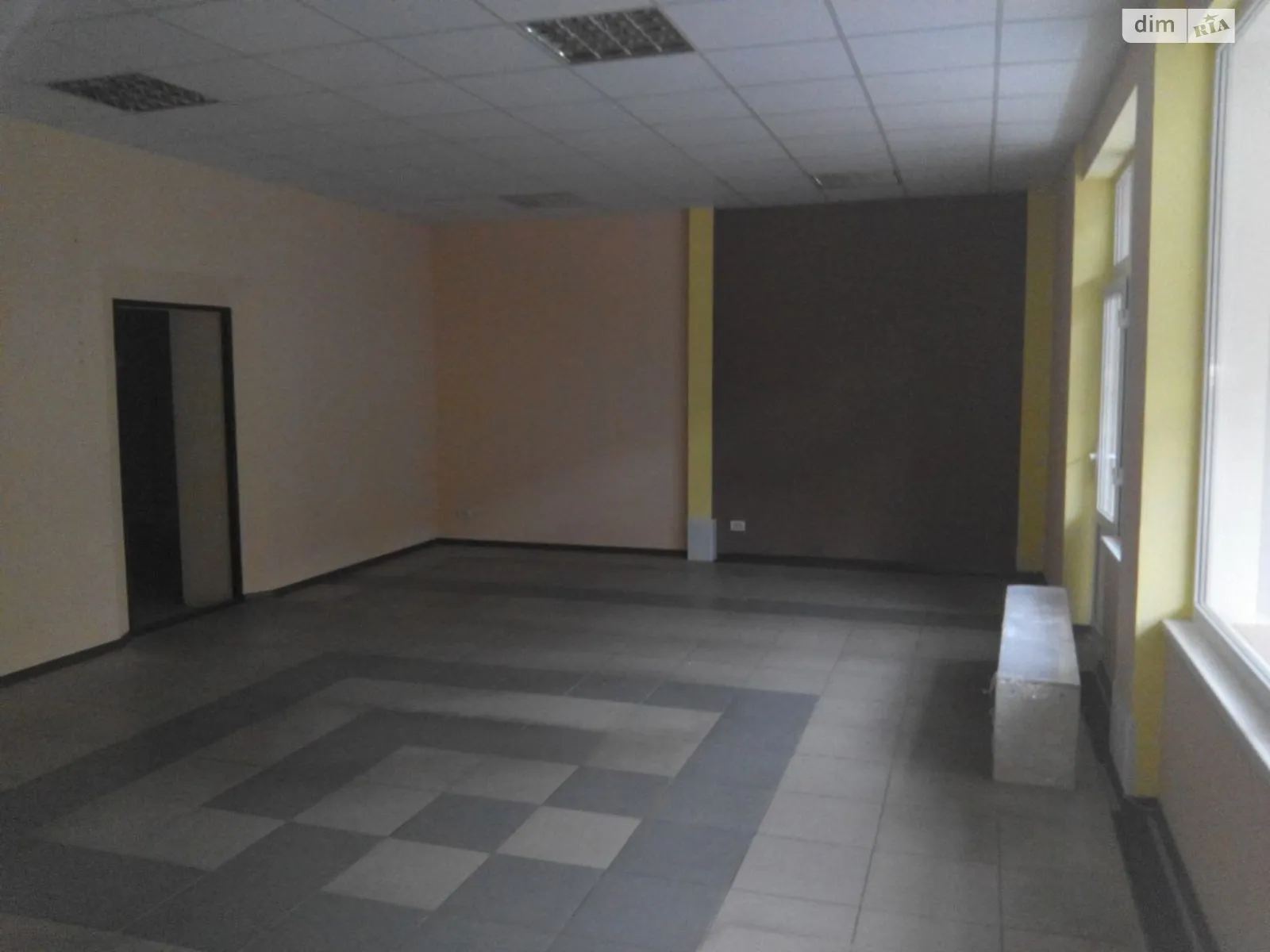 Сдается в аренду помещения свободного назначения 122.8 кв. м в 5-этажном здании, цена: 20000 грн - фото 1