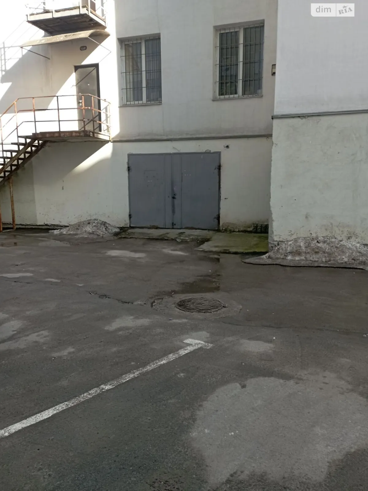 Сдается в аренду подземный паркинг под легковое авто на 18 кв. м, цена: 3000 грн - фото 1