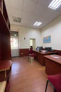 Долгосрочная аренда коммерческого помещения, Львов, р‑н. Центр, Дорошенко Петра улица