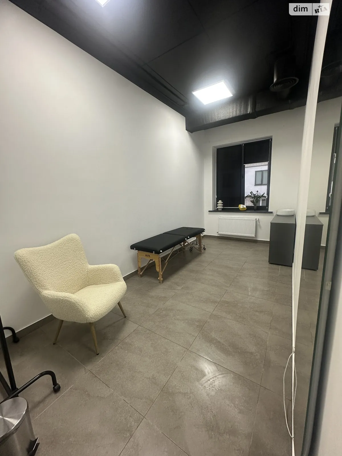 Сдается в аренду офис 18 кв. м в бизнес-центре, цена: 5000 грн - фото 1