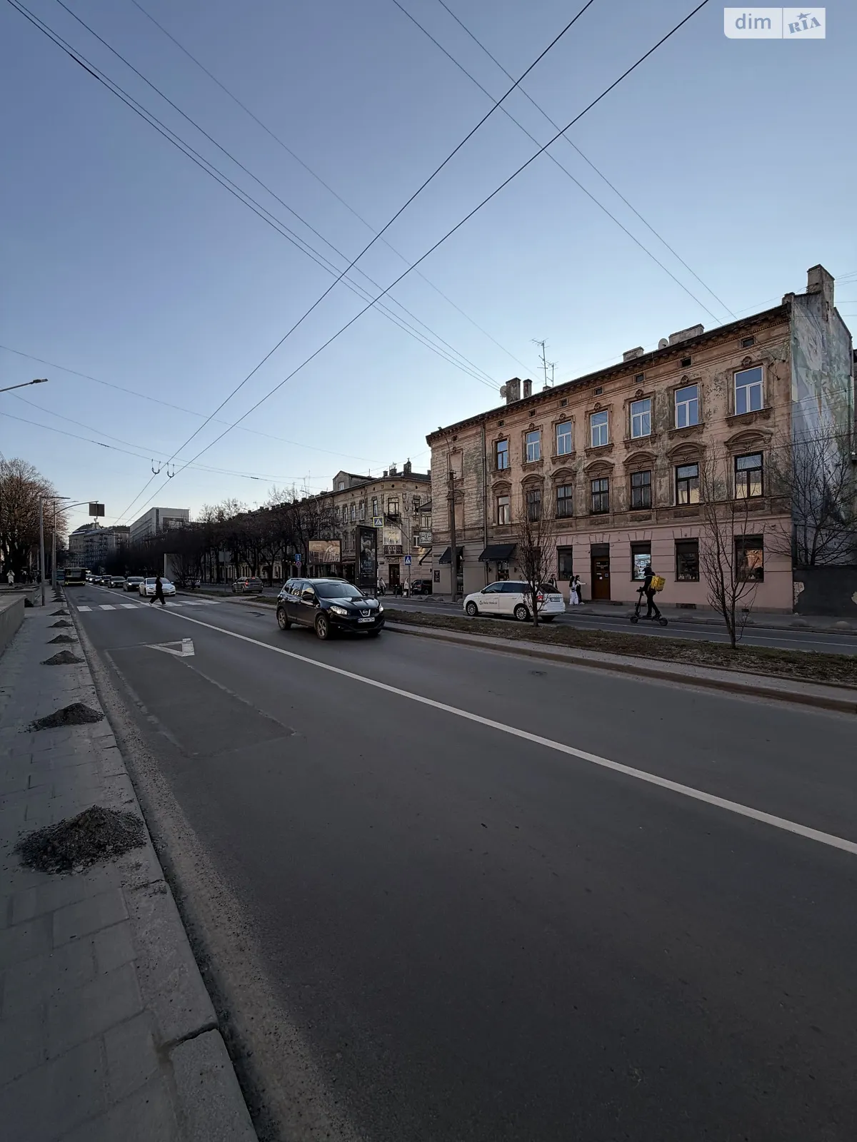 Сдается в аренду помещения свободного назначения 76.8 кв. м в 3-этажном здании, цена: 38000 грн - фото 1