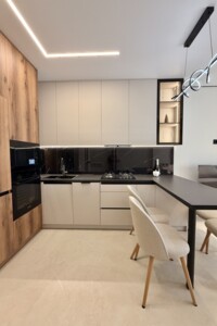 Продажа квартиры, Ивано-Франковск, р‑н. Княгинин, Кобылянской улица, дом 22А корпус 1