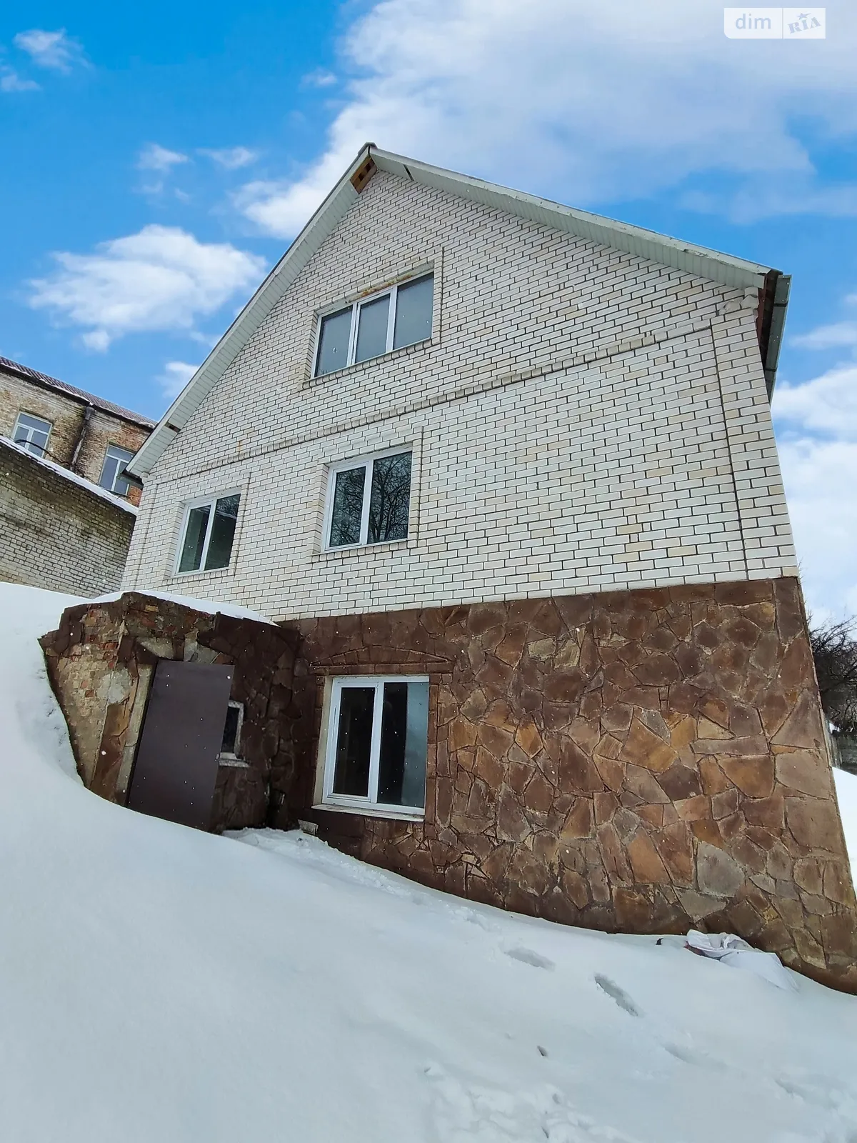 Продается дом на 2 этажа 167.4 кв. м с баней/сауной, цена: 150000 $ - фото 1