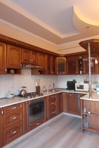 Куплю часть дома в Хусте без посредников