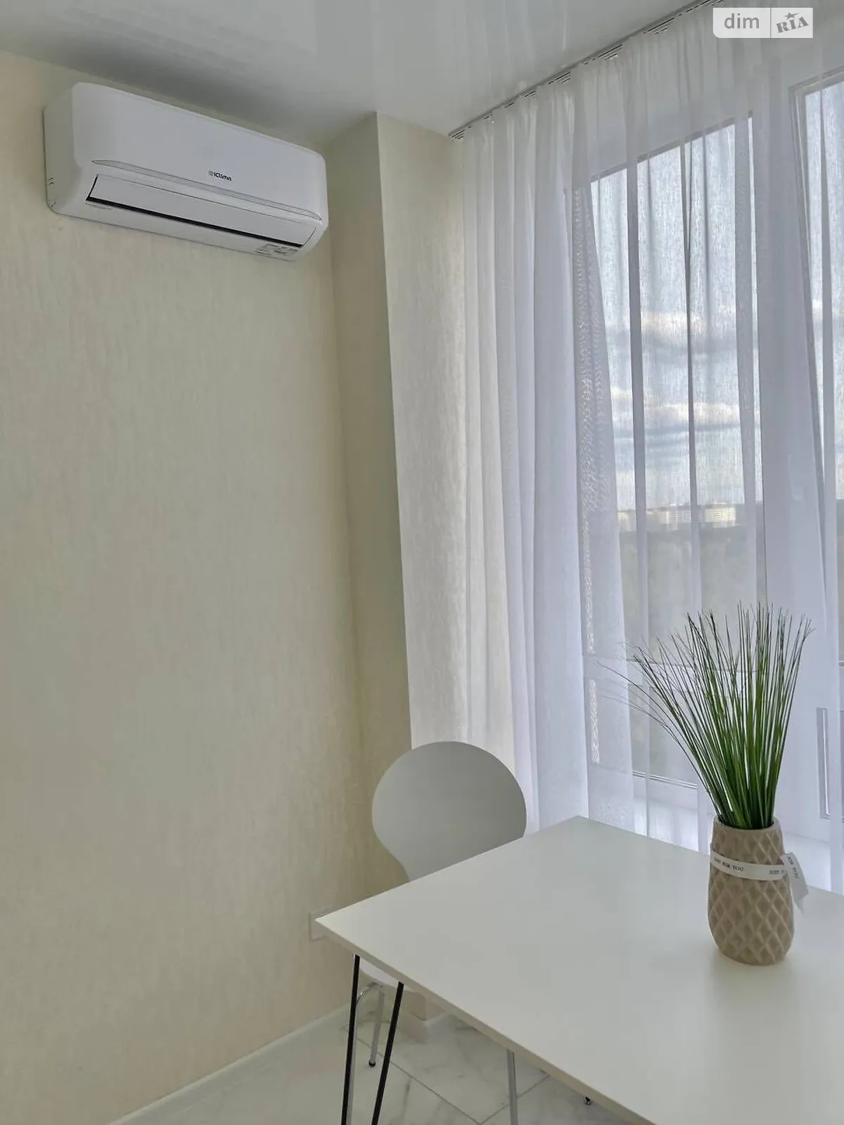 Продается 1-комнатная квартира 37 кв. м в Ирпене, ул. Университетская(Карла Маркса), 3/12 - фото 1