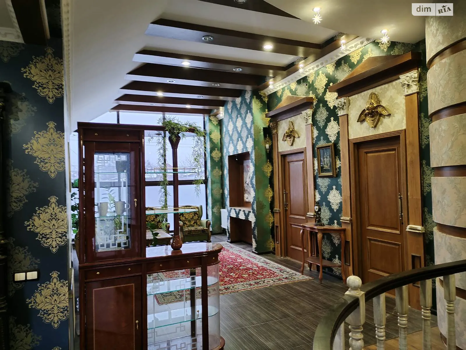 Сдается в аренду дом на 2 этажа 298 кв. м с верандой, цена: 75600 грн - фото 1