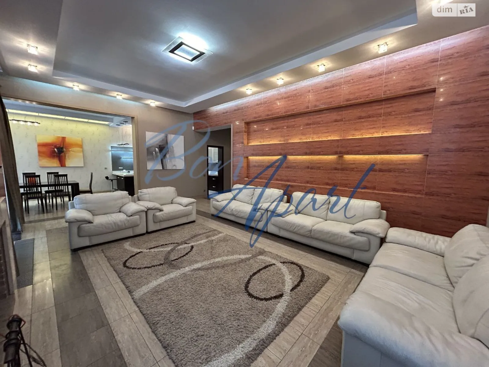 Сдается в аренду дом на 2 этажа 260 кв. м с балконом, цена: 2000 $ - фото 1