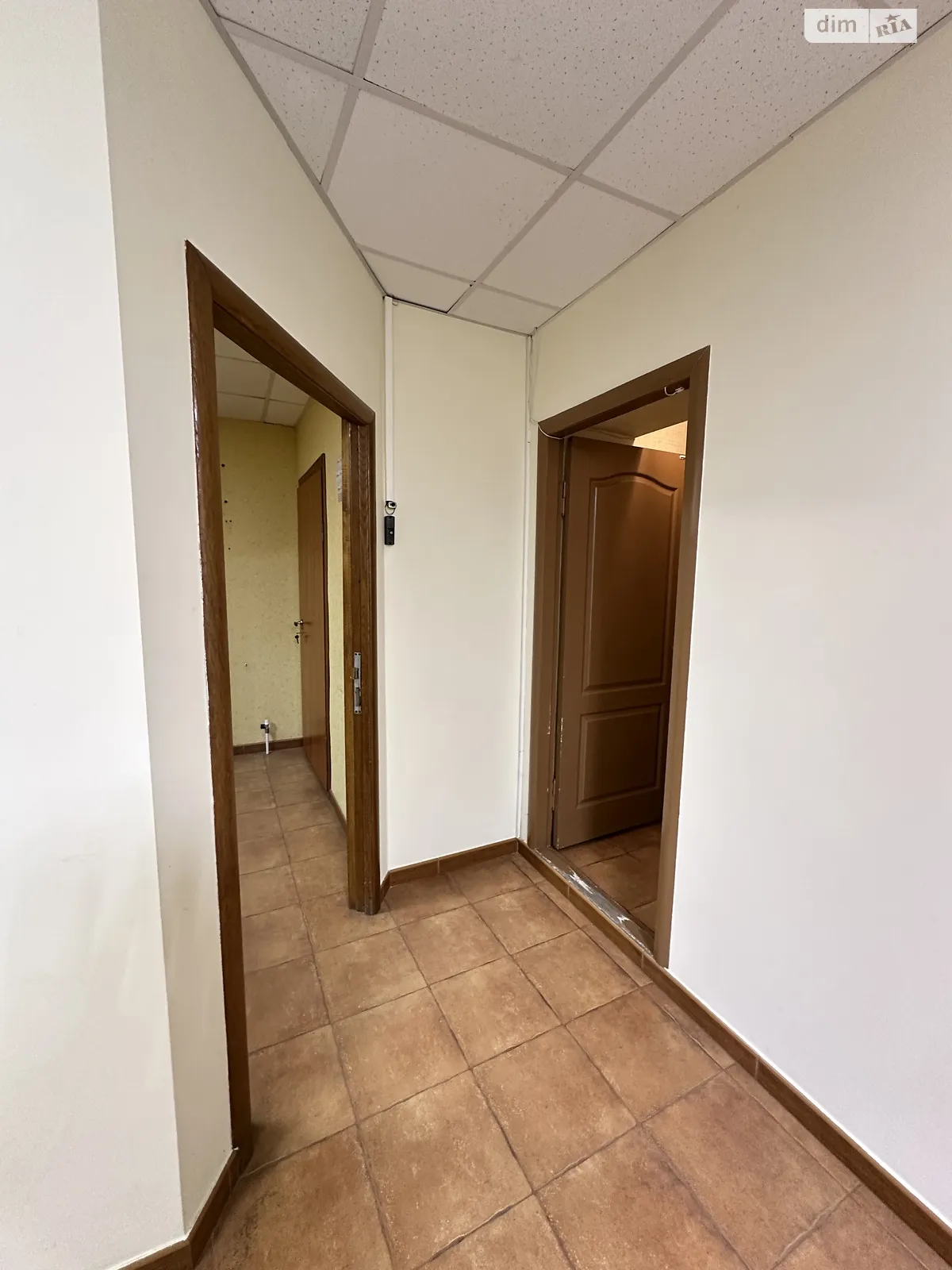 Продается помещения свободного назначения 77.1 кв. м в 10-этажном здании, цена: 57825 $ - фото 1