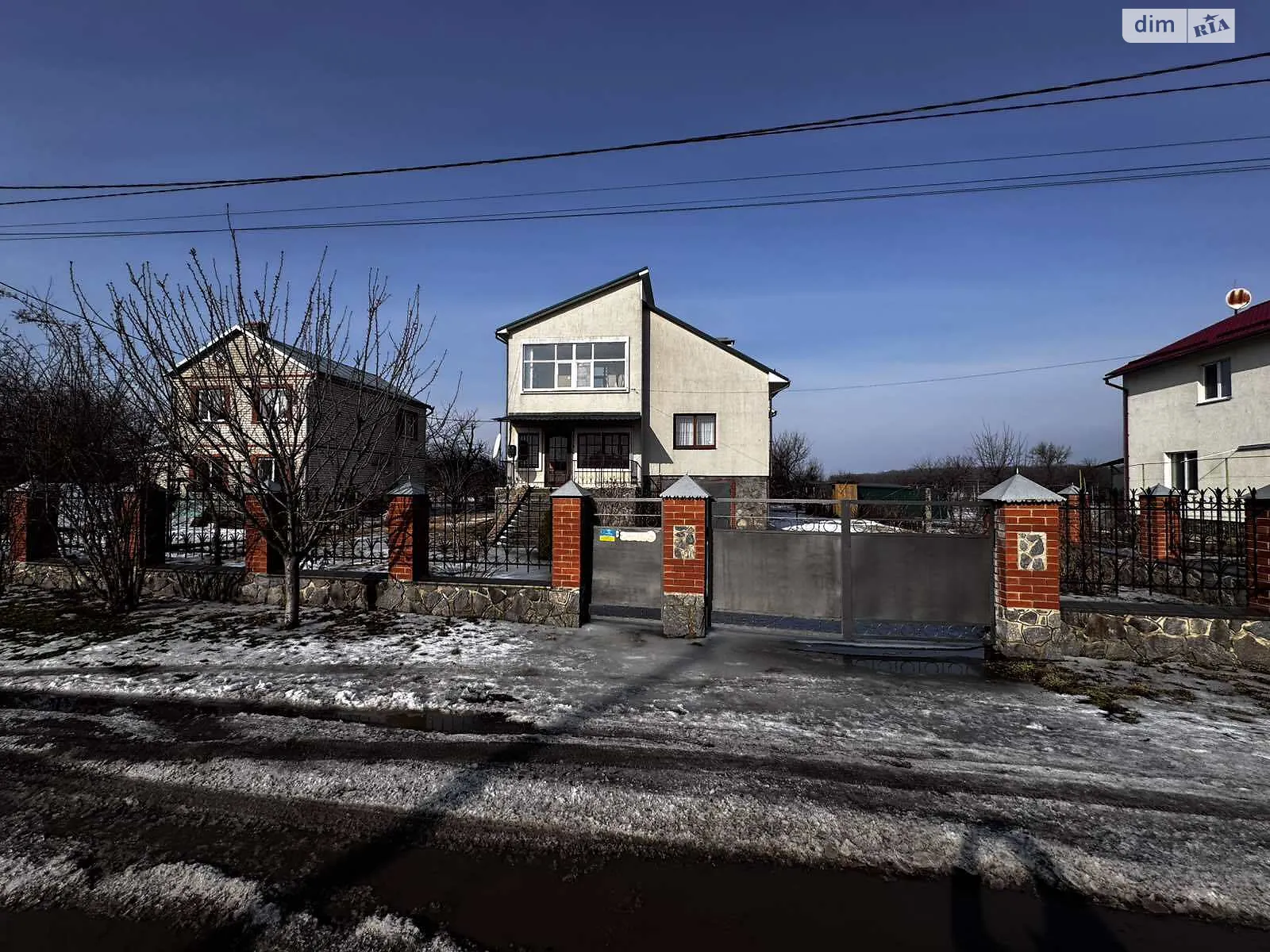 Продается дом на 2 этажа 262.4 кв. м с гаражом, цена: 110000 $ - фото 1