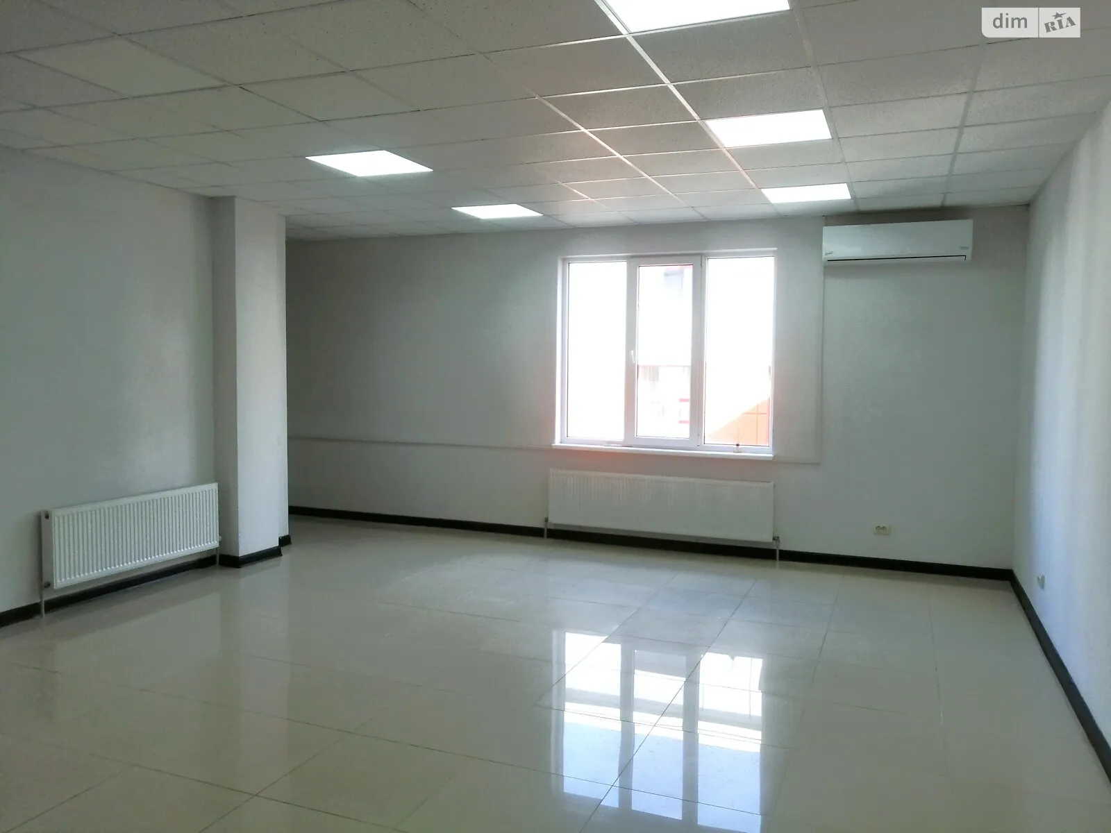 Сдается в аренду офис 49 кв. м в бизнес-центре, цена: 12000 грн - фото 1