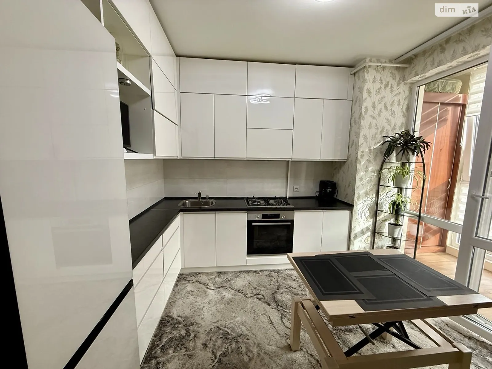 Сдается в аренду 1-комнатная квартира 46 кв. м в Львове, ул. Стрыйская - фото 1