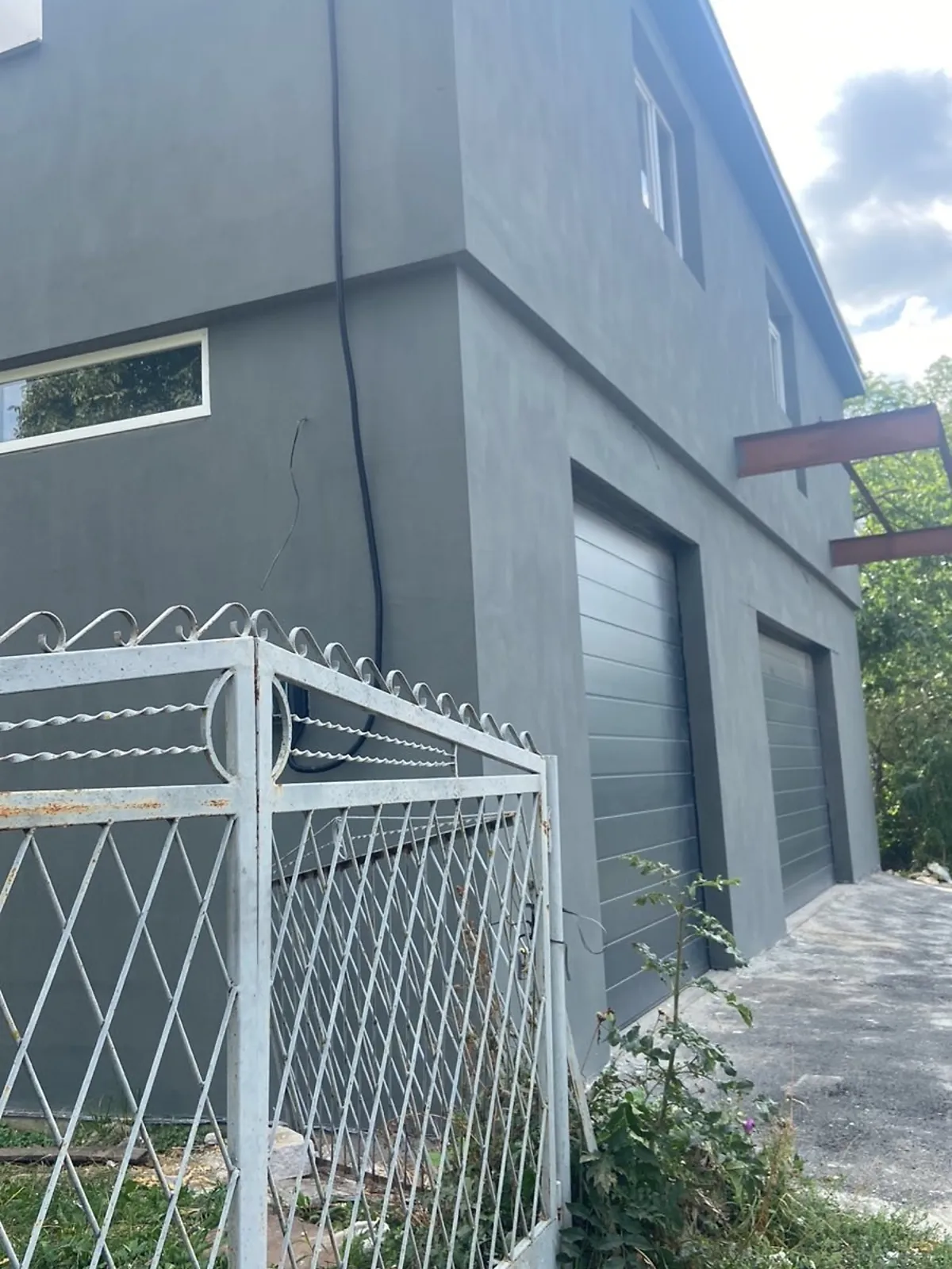 Сдается в аренду отдельно стоящий гараж под бус на 300 кв. м, цена: 30000 грн - фото 1