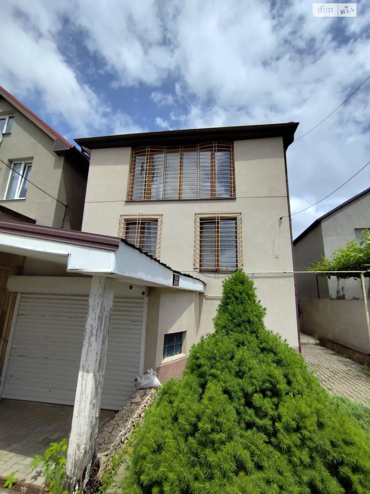 Продається будинок 2 поверховий 210 кв. м с басейном, цена: 165000 $ - фото 1