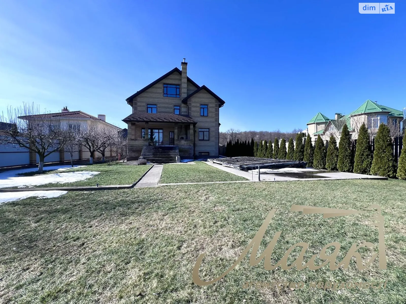 Продается дом на 4 этажа 497 кв. м с баней/сауной, цена: 360000 $ - фото 1